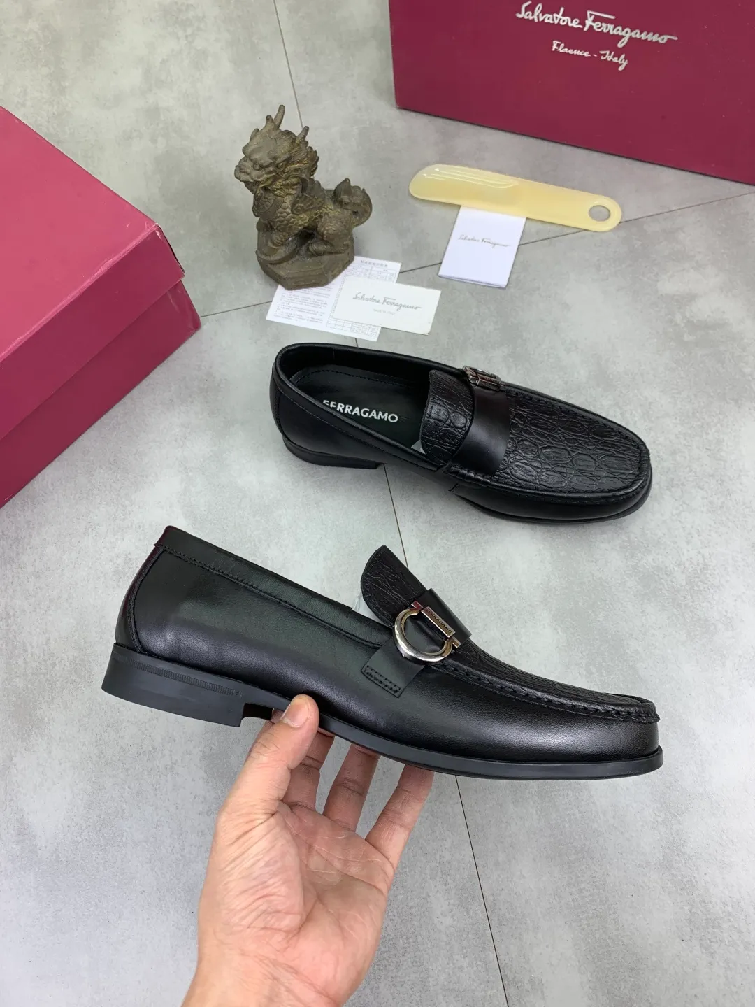 Men's Men's Shoes 💰P460💰[New Style] Water-dyed Niuli 🆘[Salvatore Ferragamo] Ferragamo's latest casual business leather shoes for men! Listed simultaneously! The fabric is made of specially imported original calfskin, and the interior is made of imported water-dyed cowhide. It is absolutely luxurious and leads the fashion trend. Matching code: 38-45; black or brown available